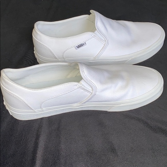 WHITE VANS!! - Picture 2 of 4